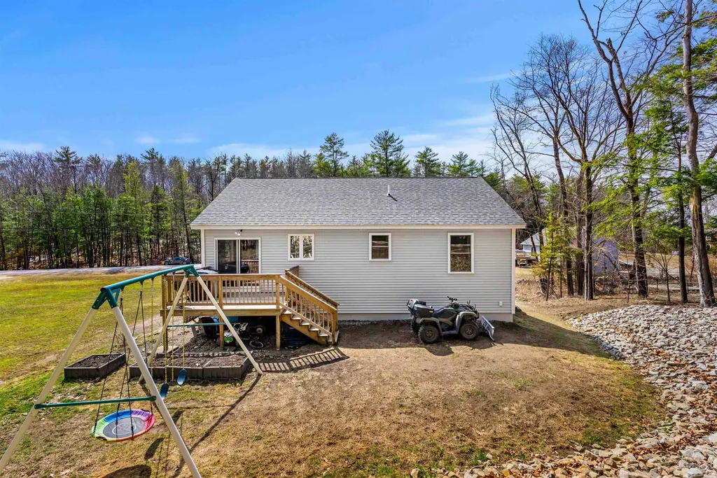 38 Peacham Road Barnstead NH 03225