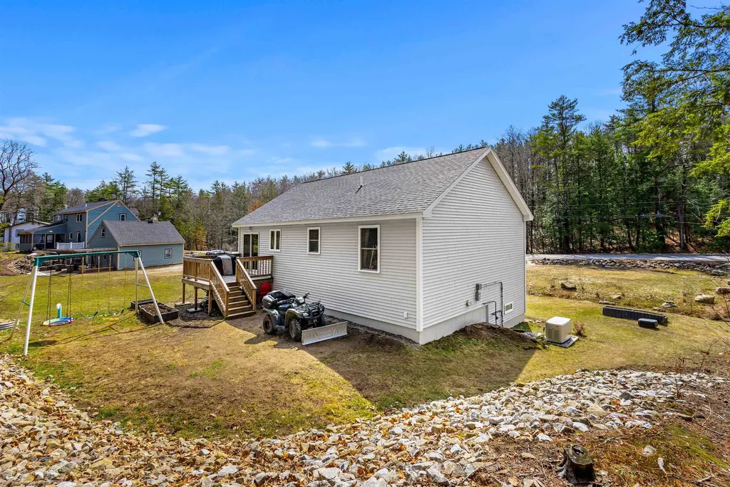38 Peacham Road Barnstead NH 03225