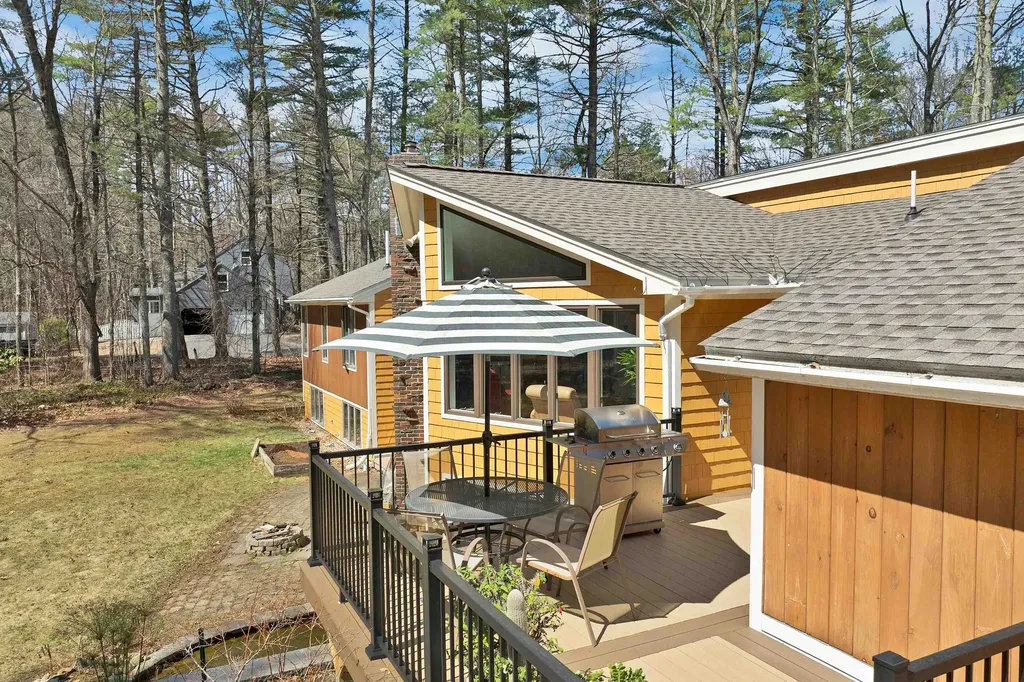 50 James Farm Road Lee NH 03861