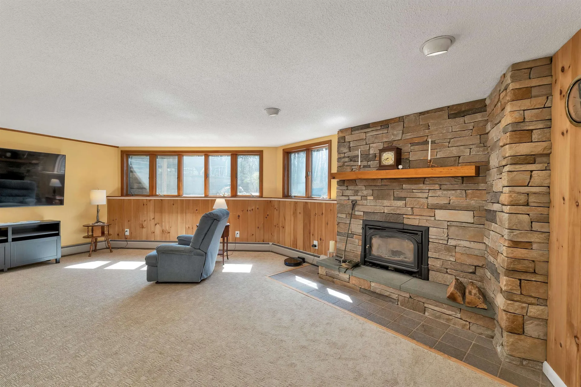 50 James Farm Road Lee NH 03861