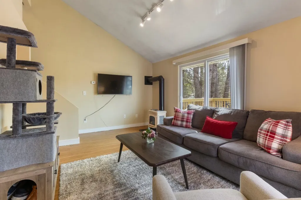322 Long Shores Drive Barrington NH 03825