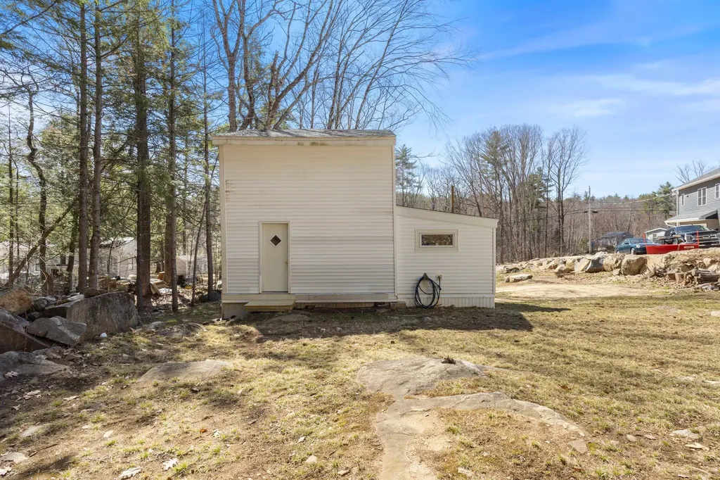 322 Long Shores Drive Barrington NH 03825