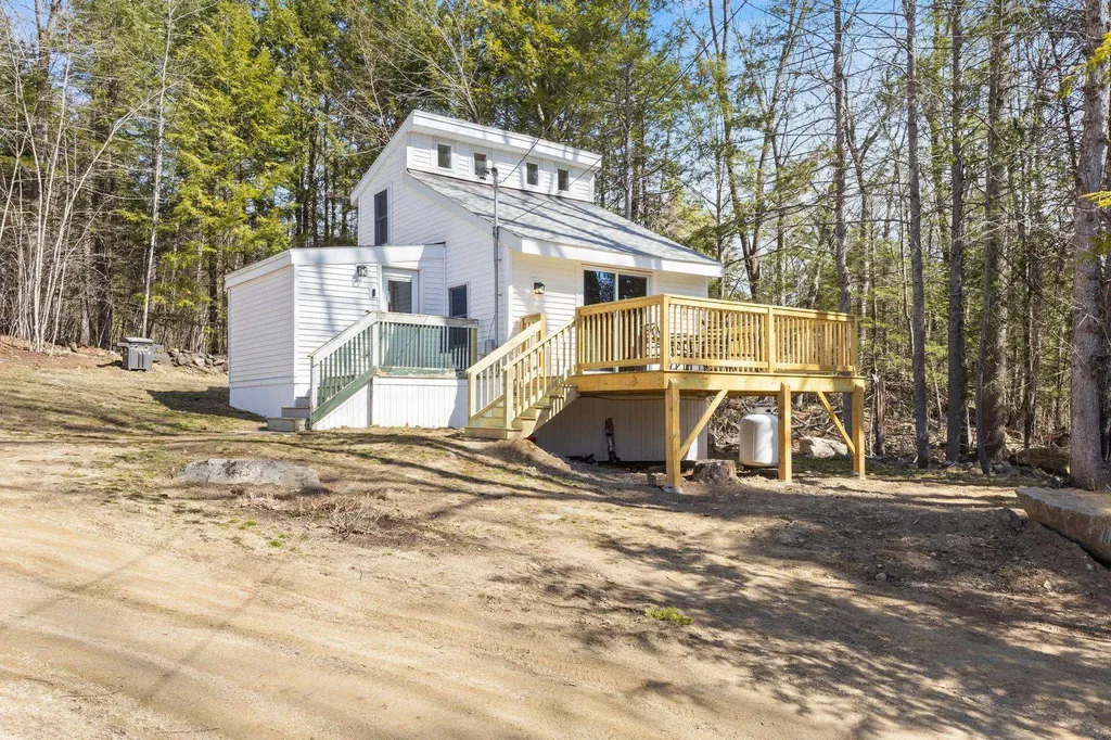 322 Long Shores Drive Barrington NH 03825