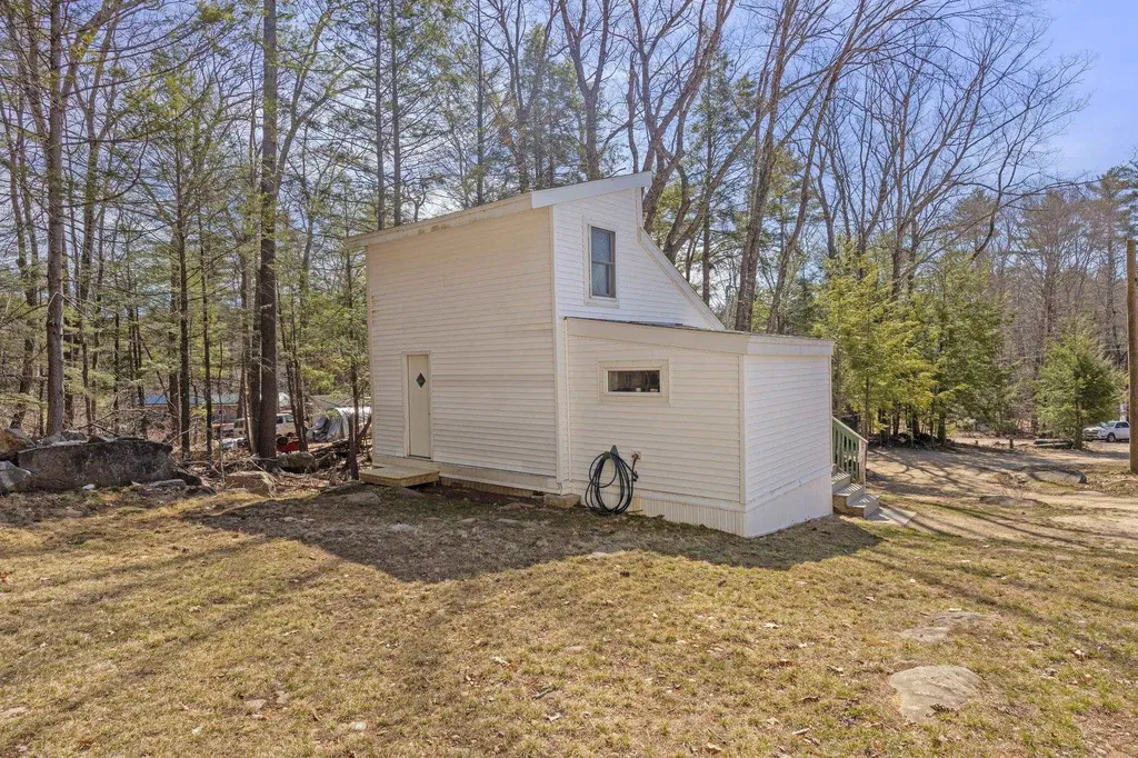 322 Long Shores Drive Barrington NH 03825