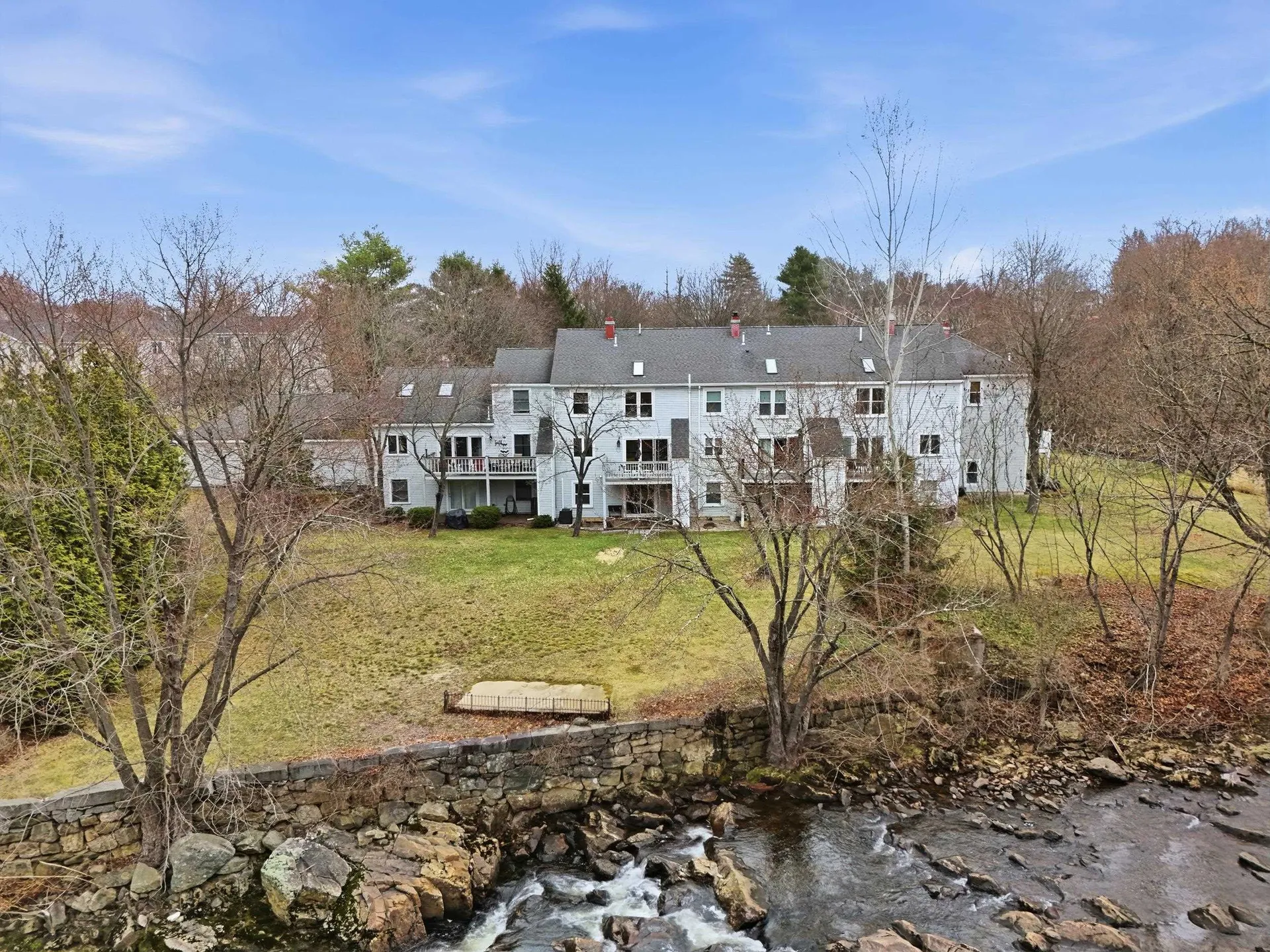4 Mill Falls Road Pembroke NH 03275
