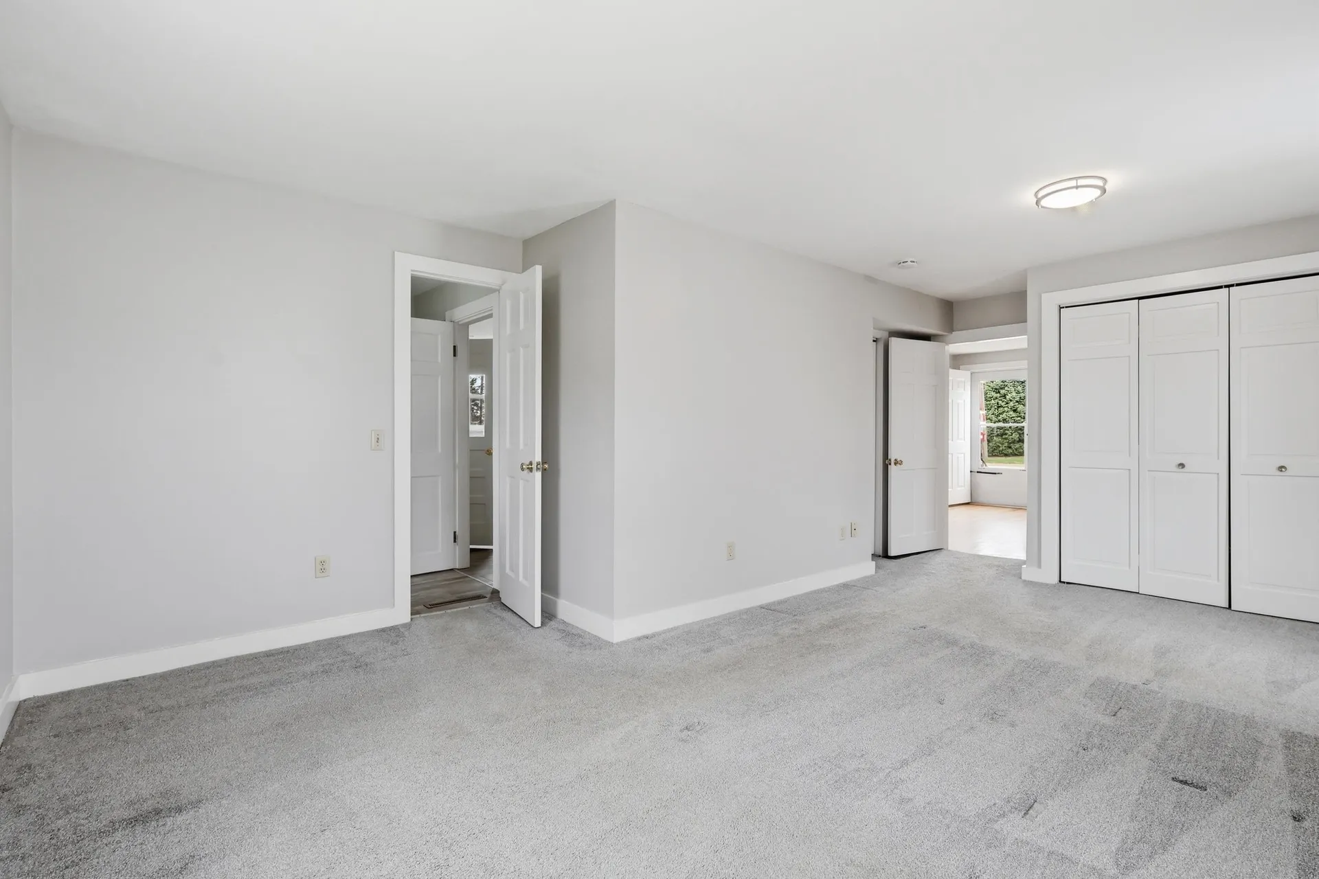 60 Pine Hill Road Nashua NH 03063