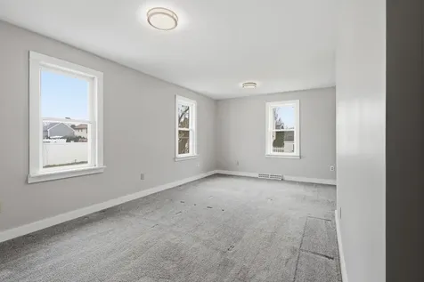 60 Pine Hill Road Nashua NH 03063
