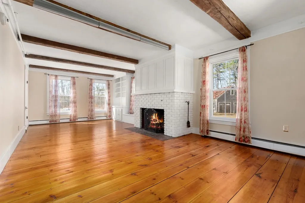67 Demeritt Avenue Lee NH 03861