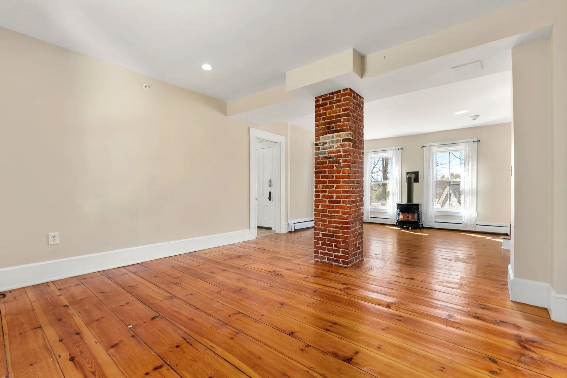 67 Demeritt Avenue Lee NH 03861