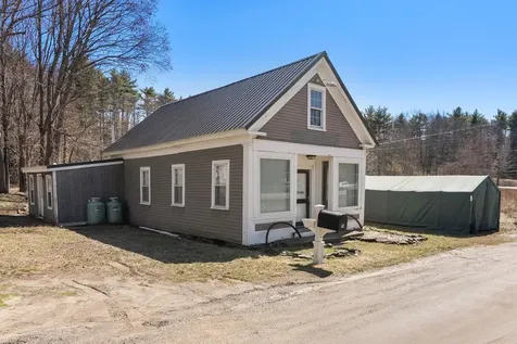 67 Demeritt Avenue Lee NH 03861
