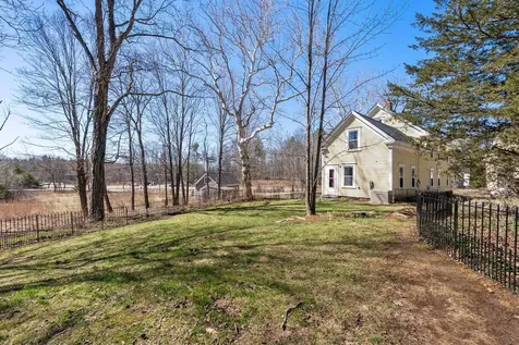 67 Demeritt Avenue Lee NH 03861