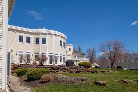 118 Secretariat Way Rochester NH 03867