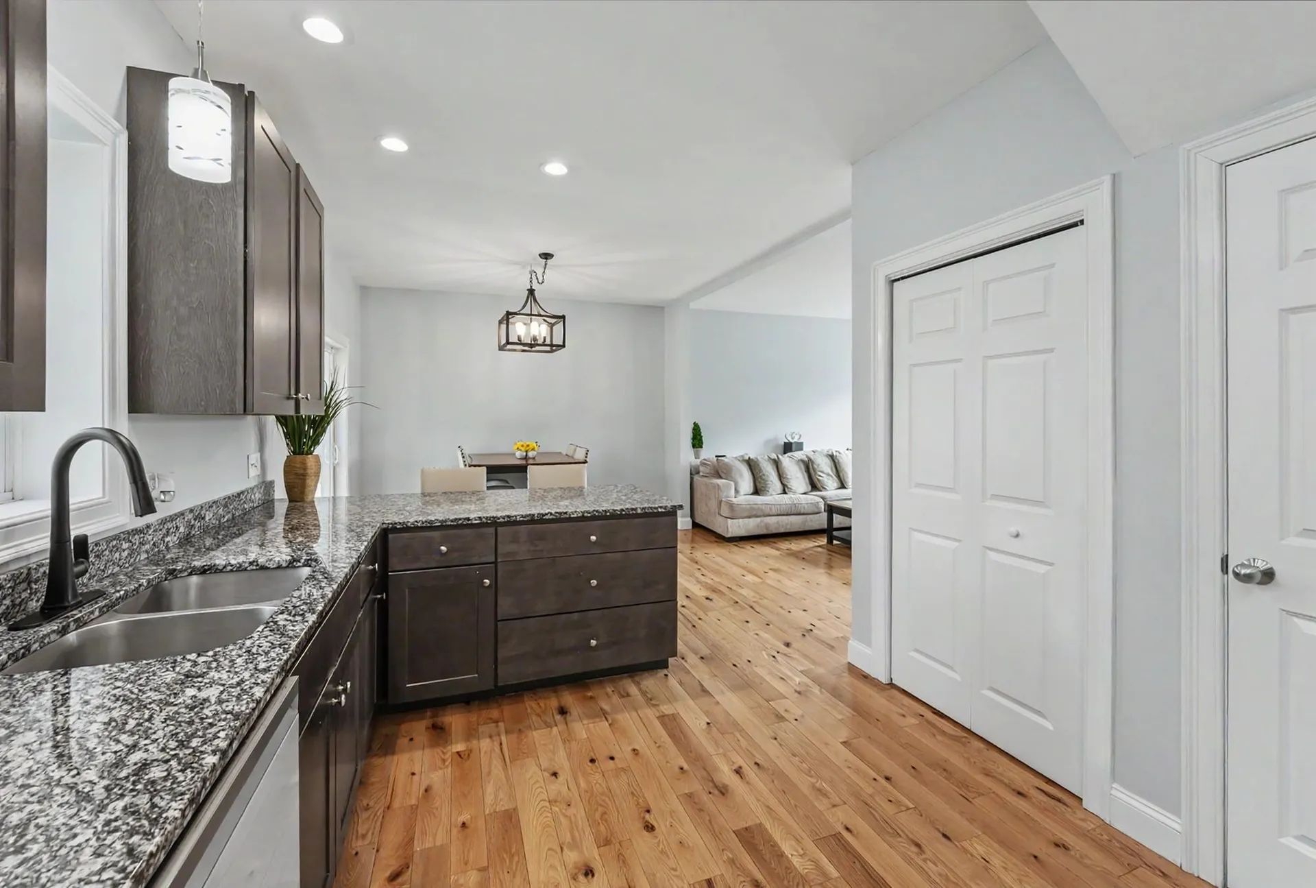 3 Jadyns Way Raymond NH 03077