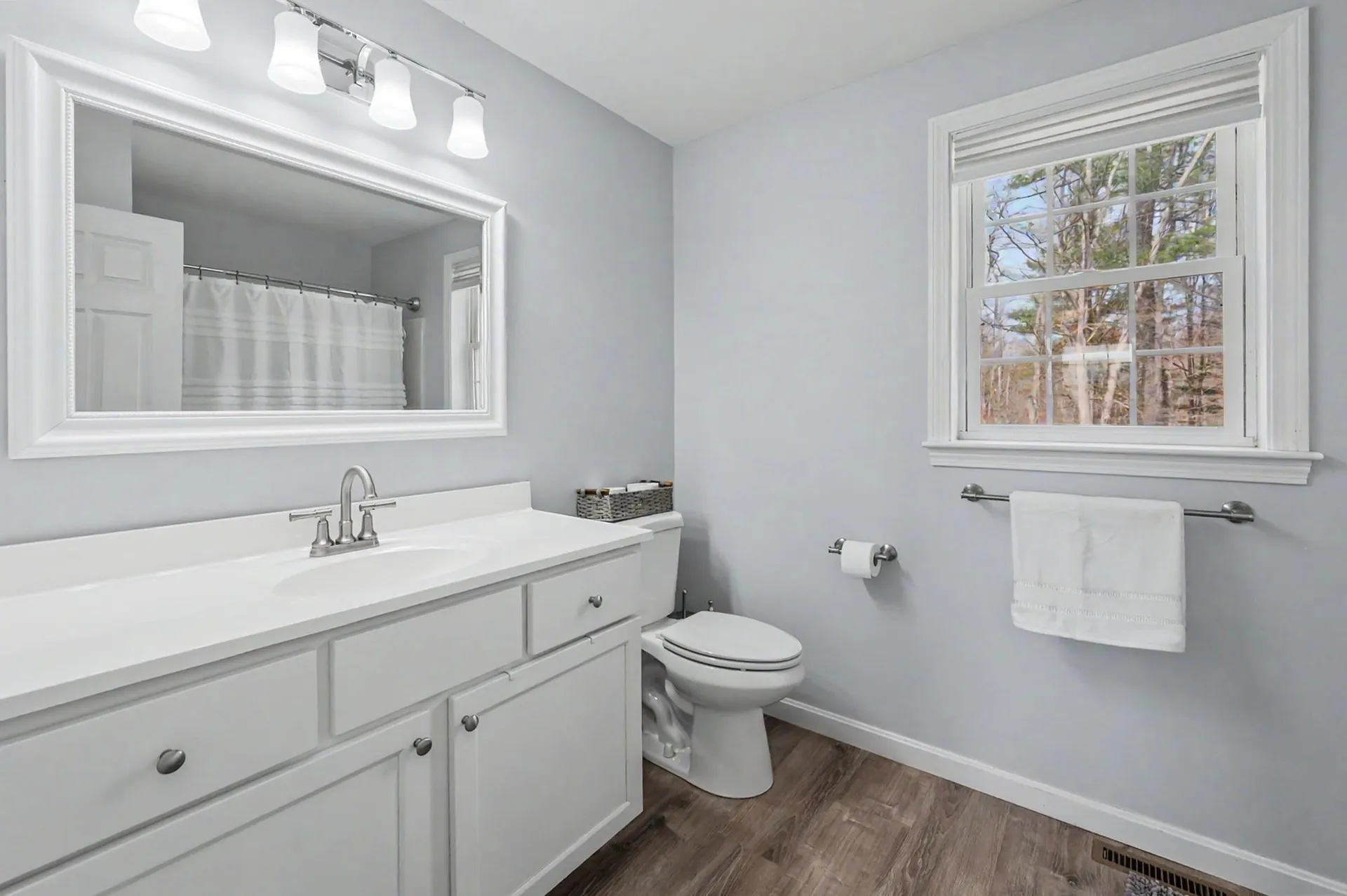 3 Jadyns Way Raymond NH 03077