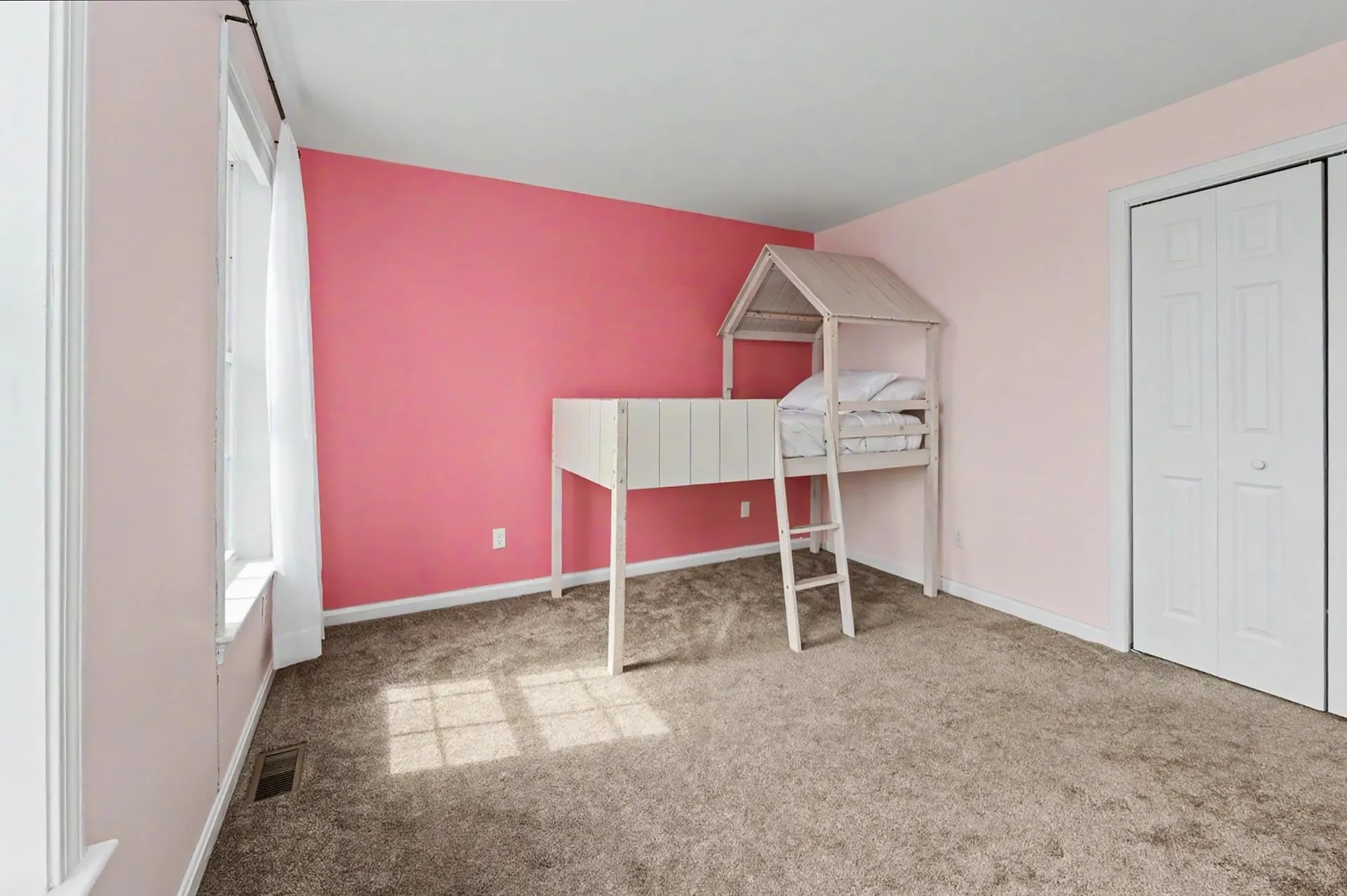 3 Jadyns Way Raymond NH 03077