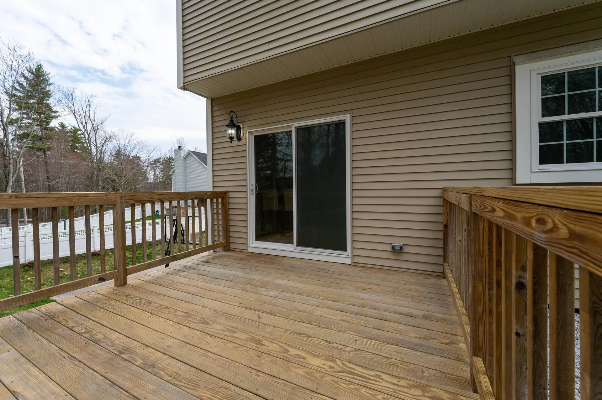 3 Jadyns Way Raymond NH 03077