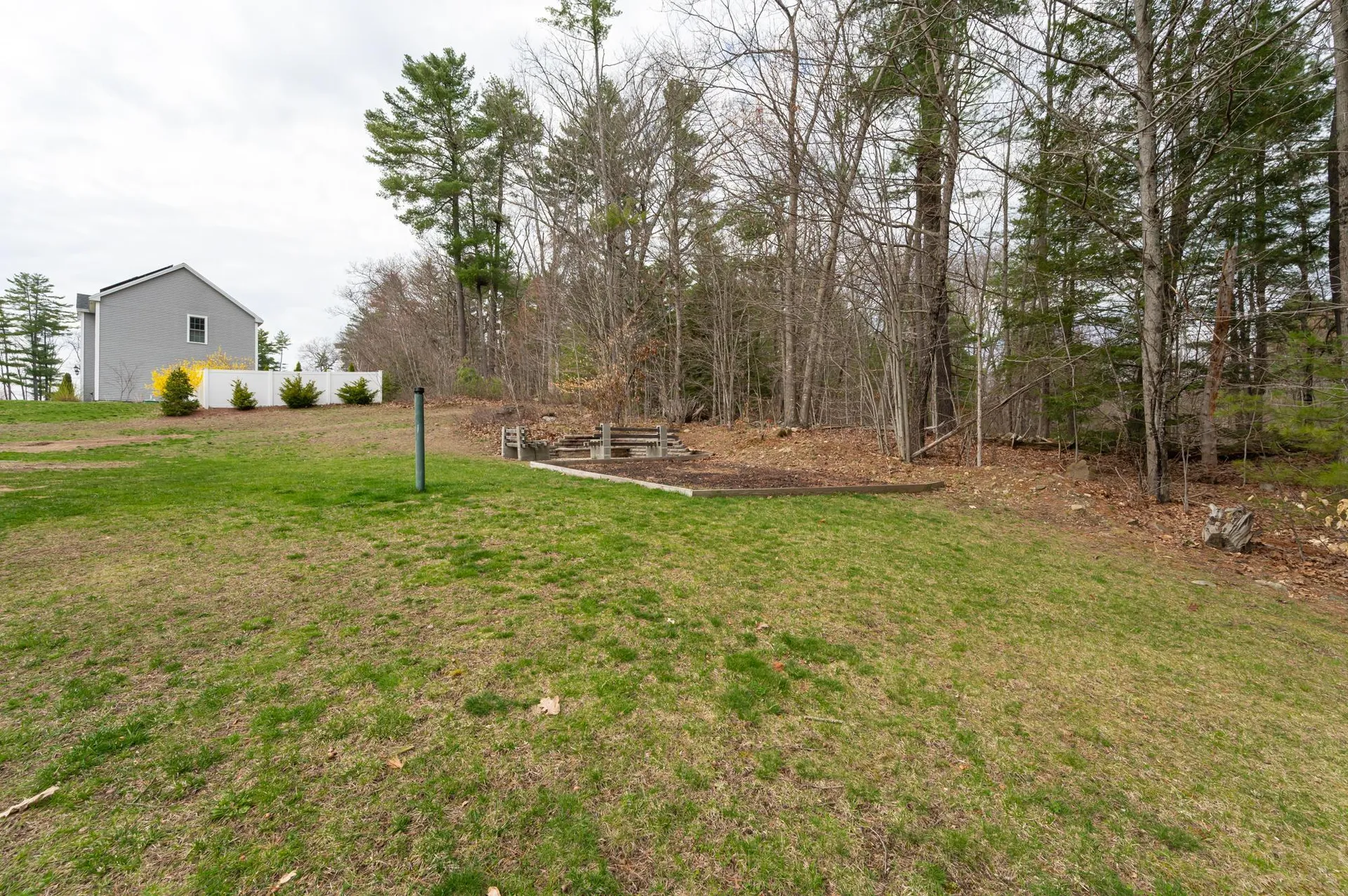 3 Jadyns Way Raymond NH 03077