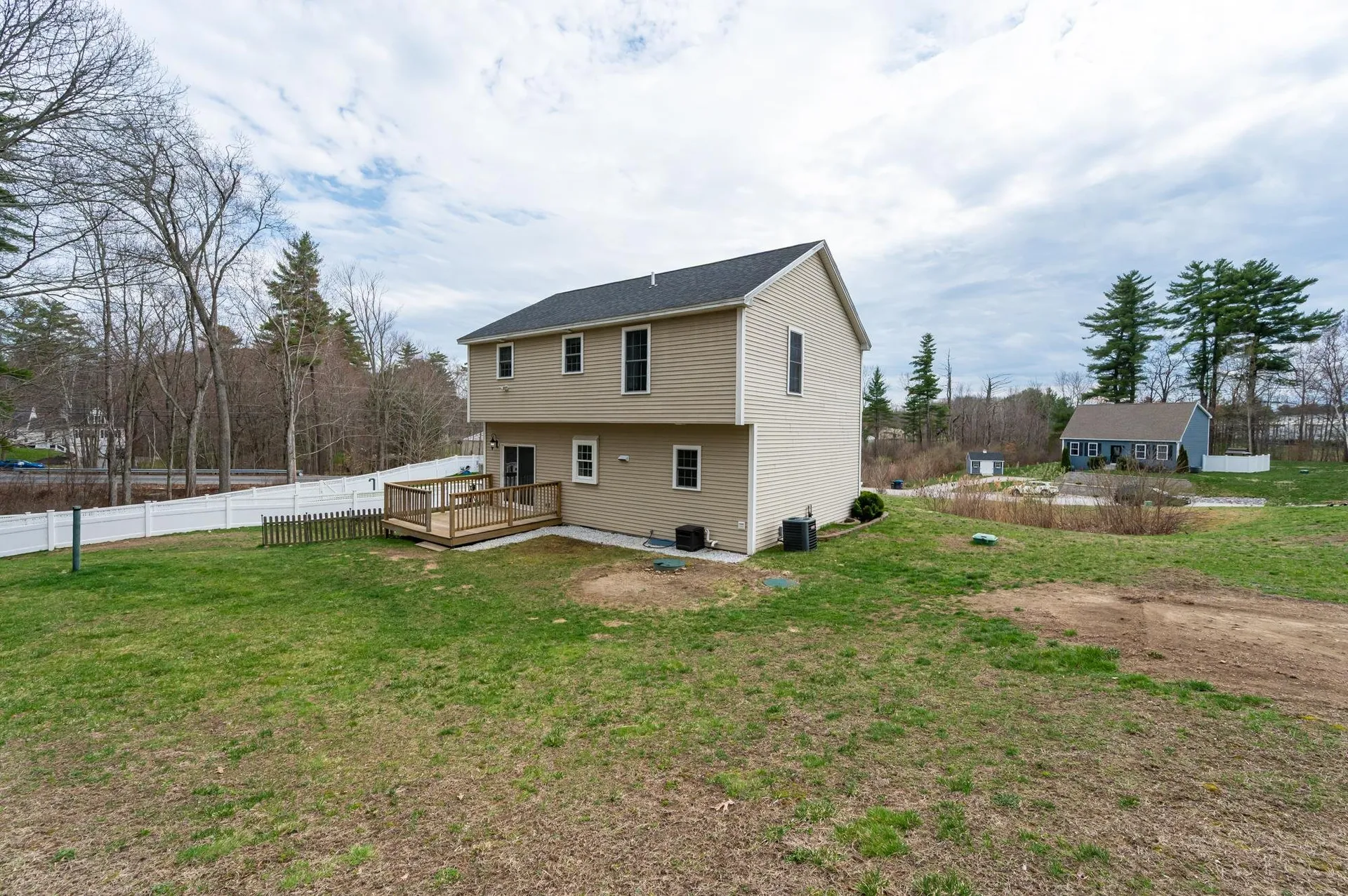 3 Jadyns Way Raymond NH 03077