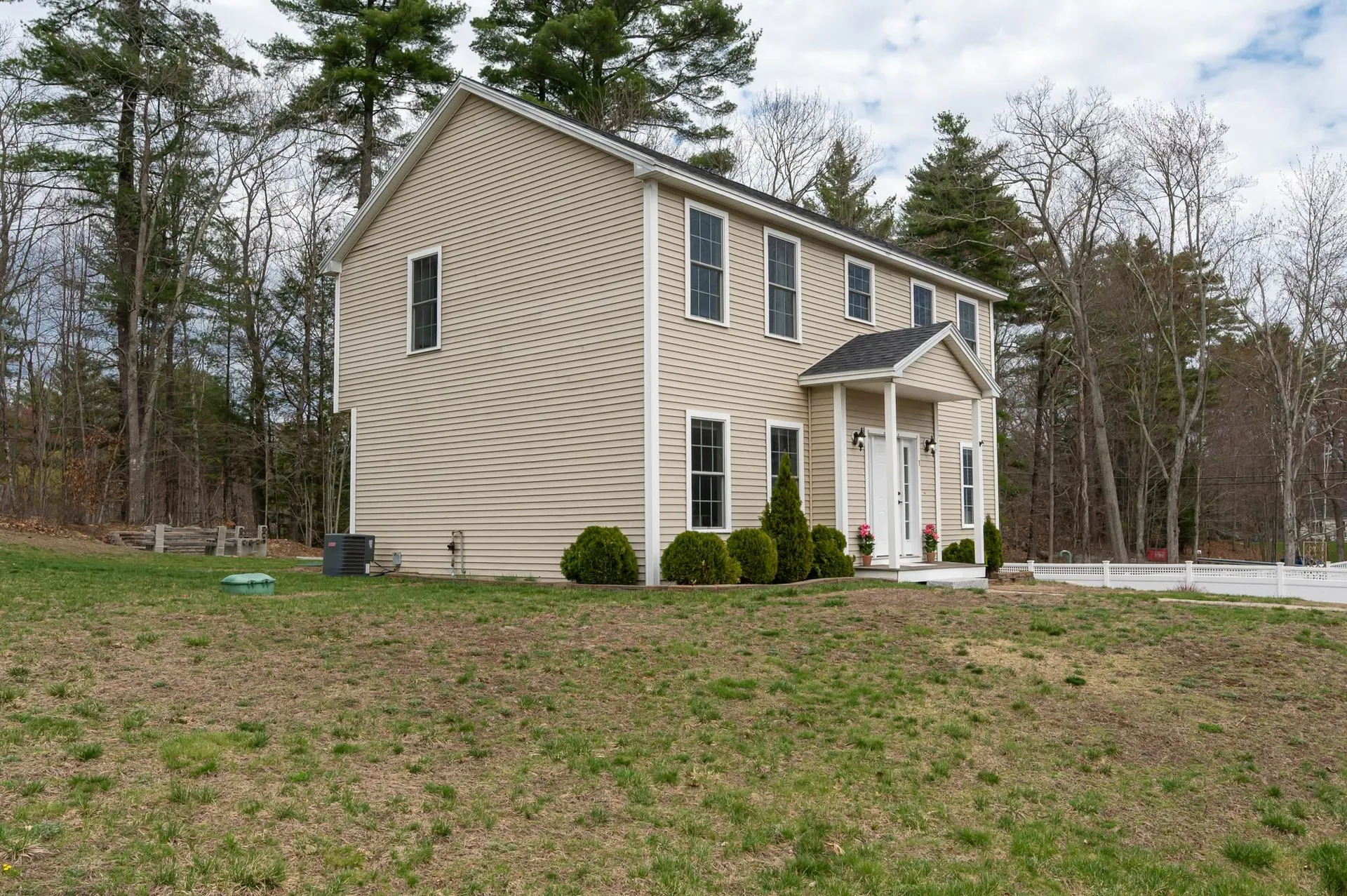 3 Jadyns Way Raymond NH 03077