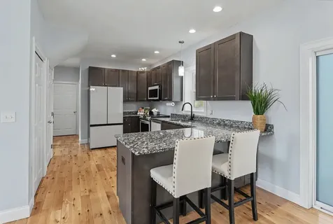 3 Jadyns Way Raymond NH 03077