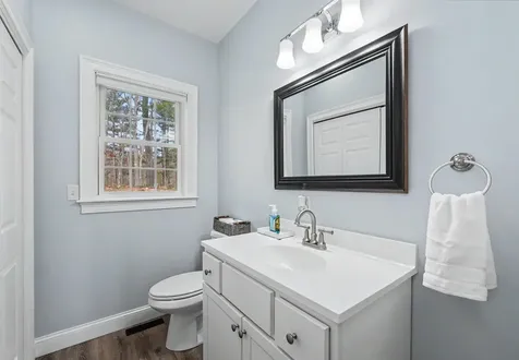 3 Jadyns Way Raymond NH 03077