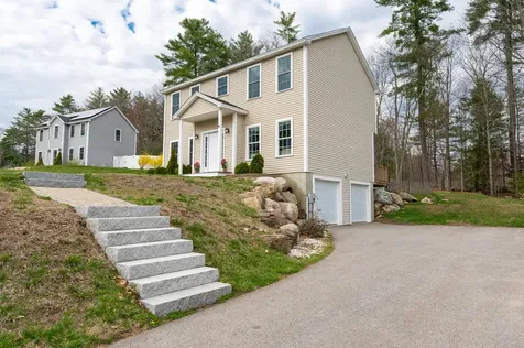 3 Jadyns Way Raymond NH 03077