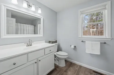 3 Jadyns Way Raymond NH 03077