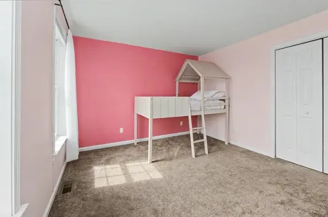 3 Jadyns Way Raymond NH 03077