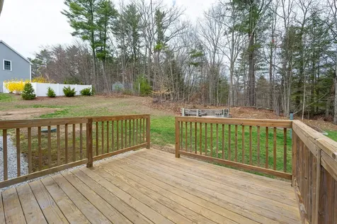 3 Jadyns Way Raymond NH 03077