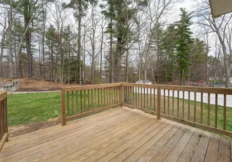 3 Jadyns Way Raymond NH 03077