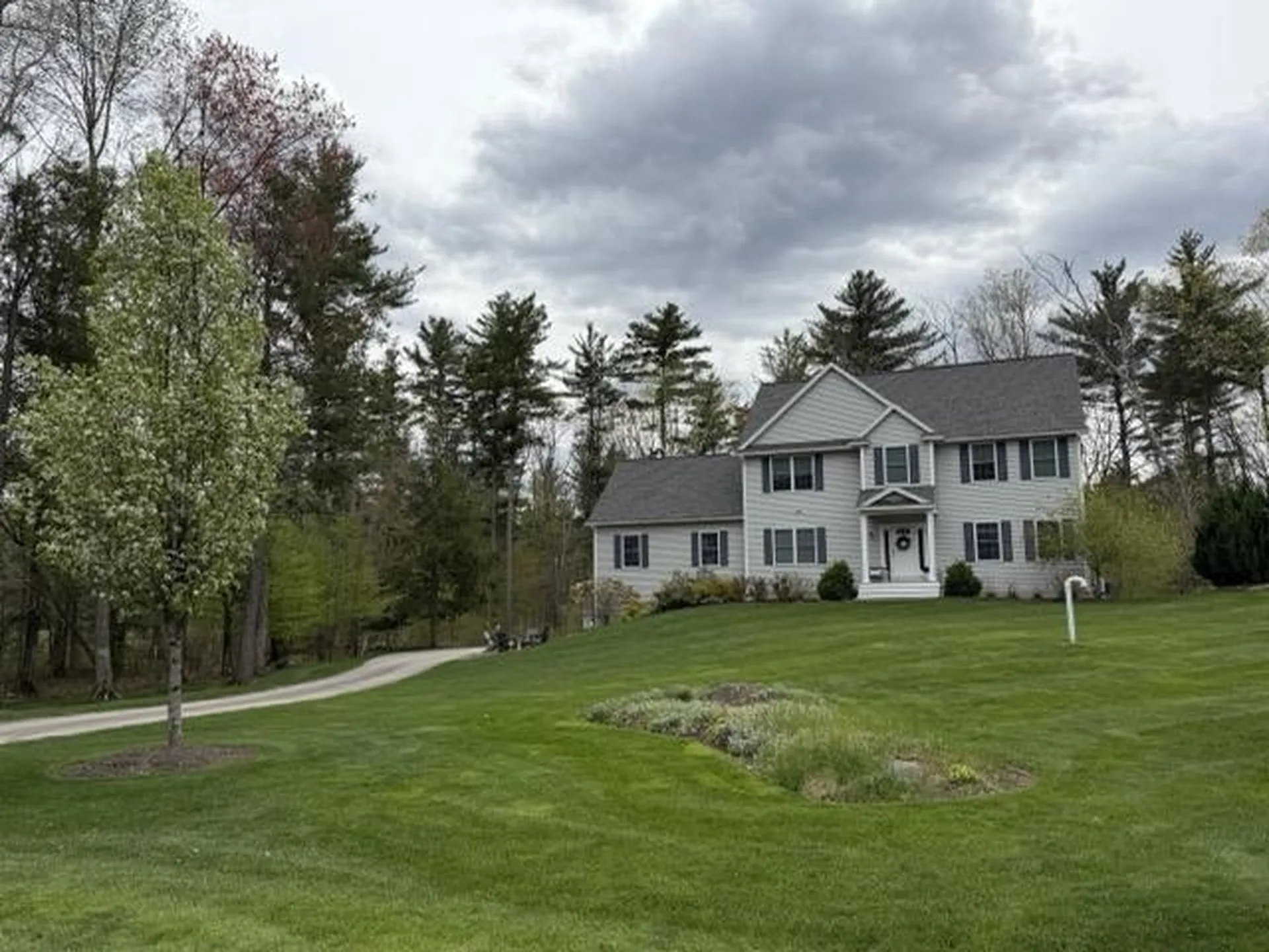 3 Hummingbird Lane Salem NH 03079