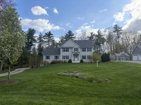 3 Hummingbird Lane Salem NH 03079