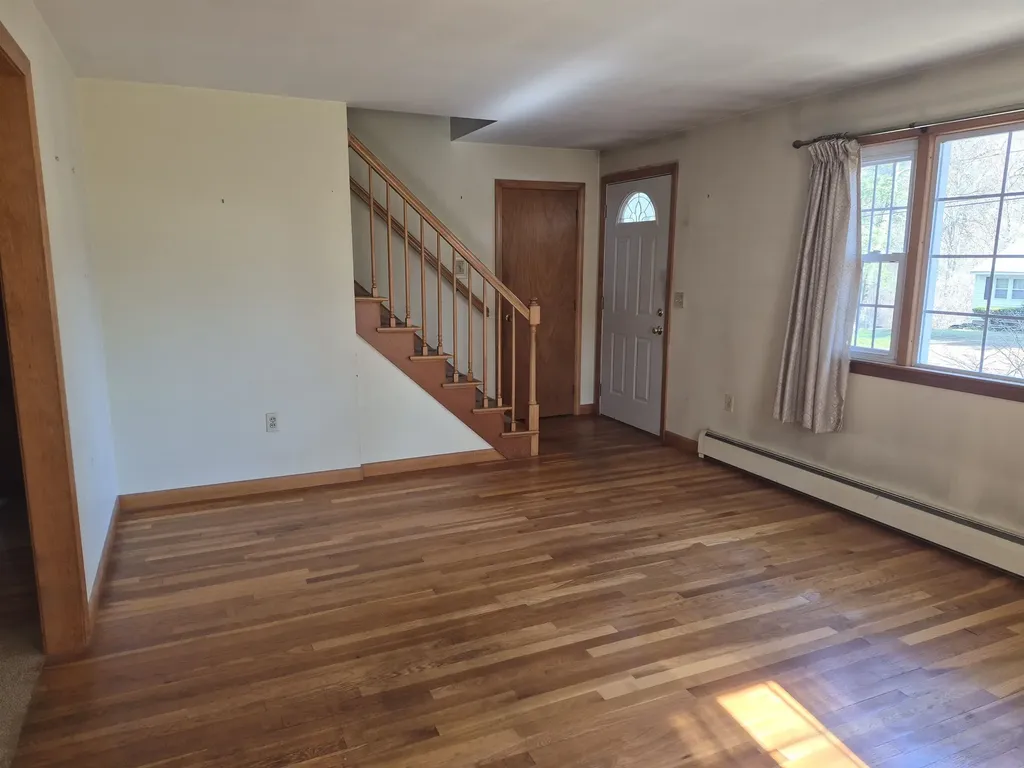 9 Moe Street Nashua NH 03062