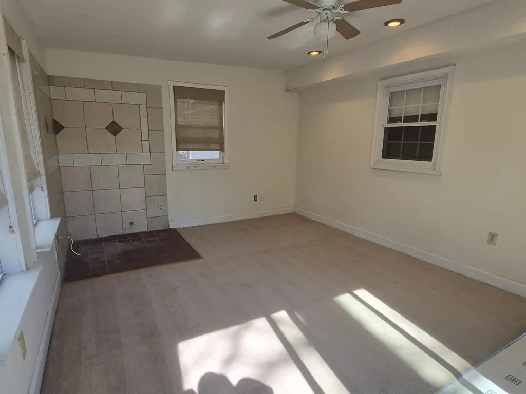 9 Moe Street Nashua NH 03062