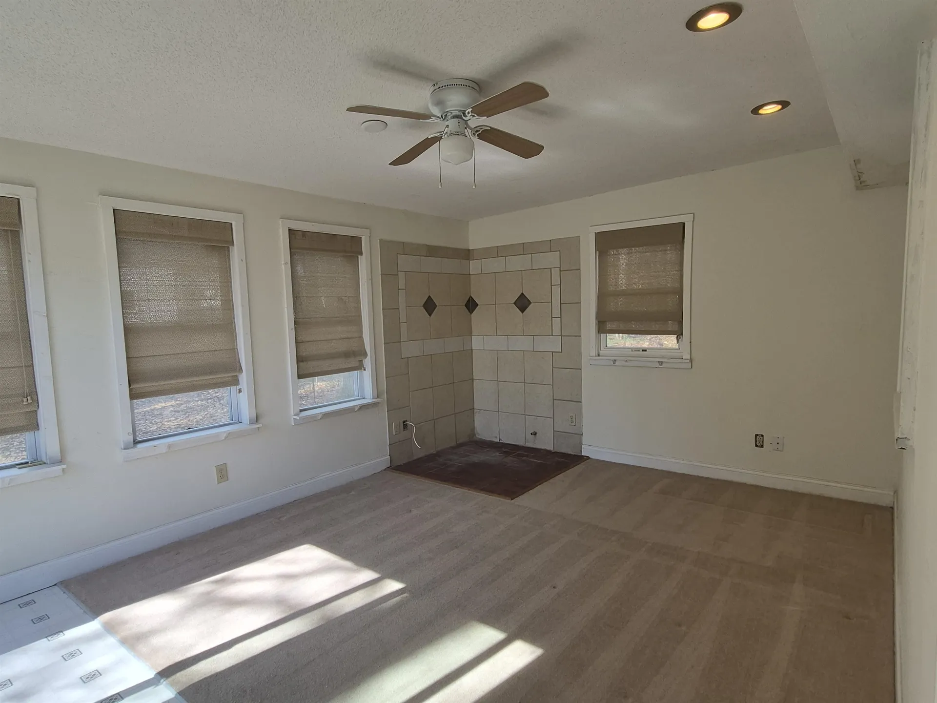 9 Moe Street Nashua NH 03062