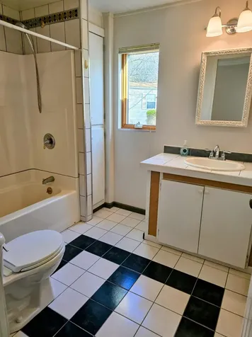 1 Marsh Hill Circle Tilton NH 03276