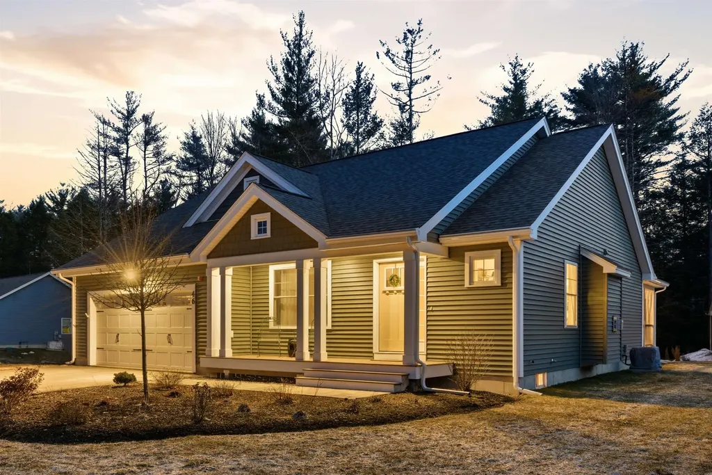 46 Three Ponds Drive Brentwood NH 03833