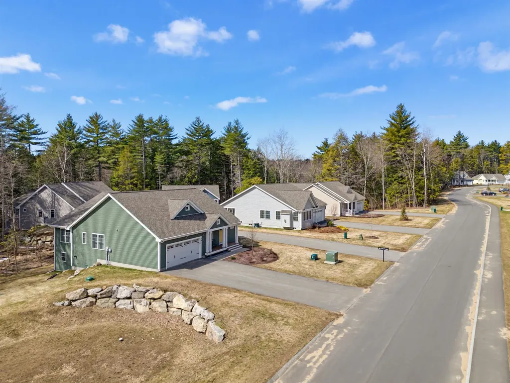 46 Three Ponds Drive Brentwood NH 03833