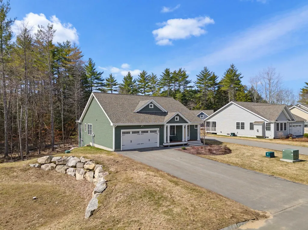 46 Three Ponds Drive Brentwood NH 03833