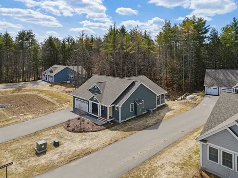 46 Three Ponds Drive Brentwood NH 03833
