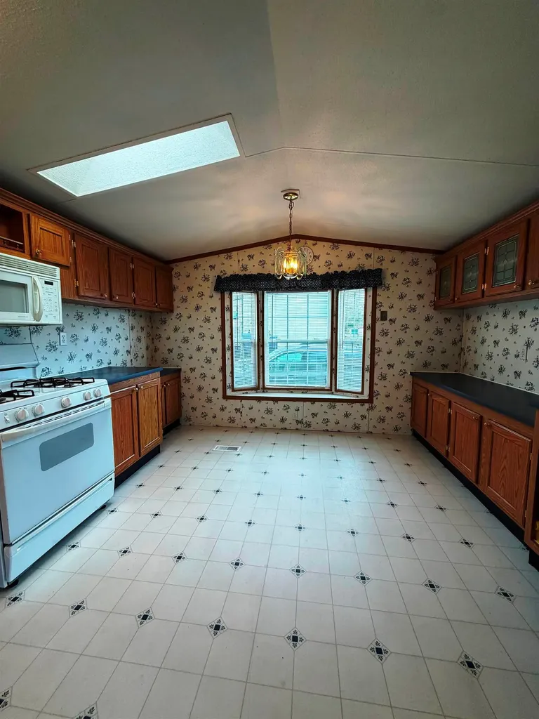 6 Hilltop Manor Mobile Home Park Littleton NH 03561