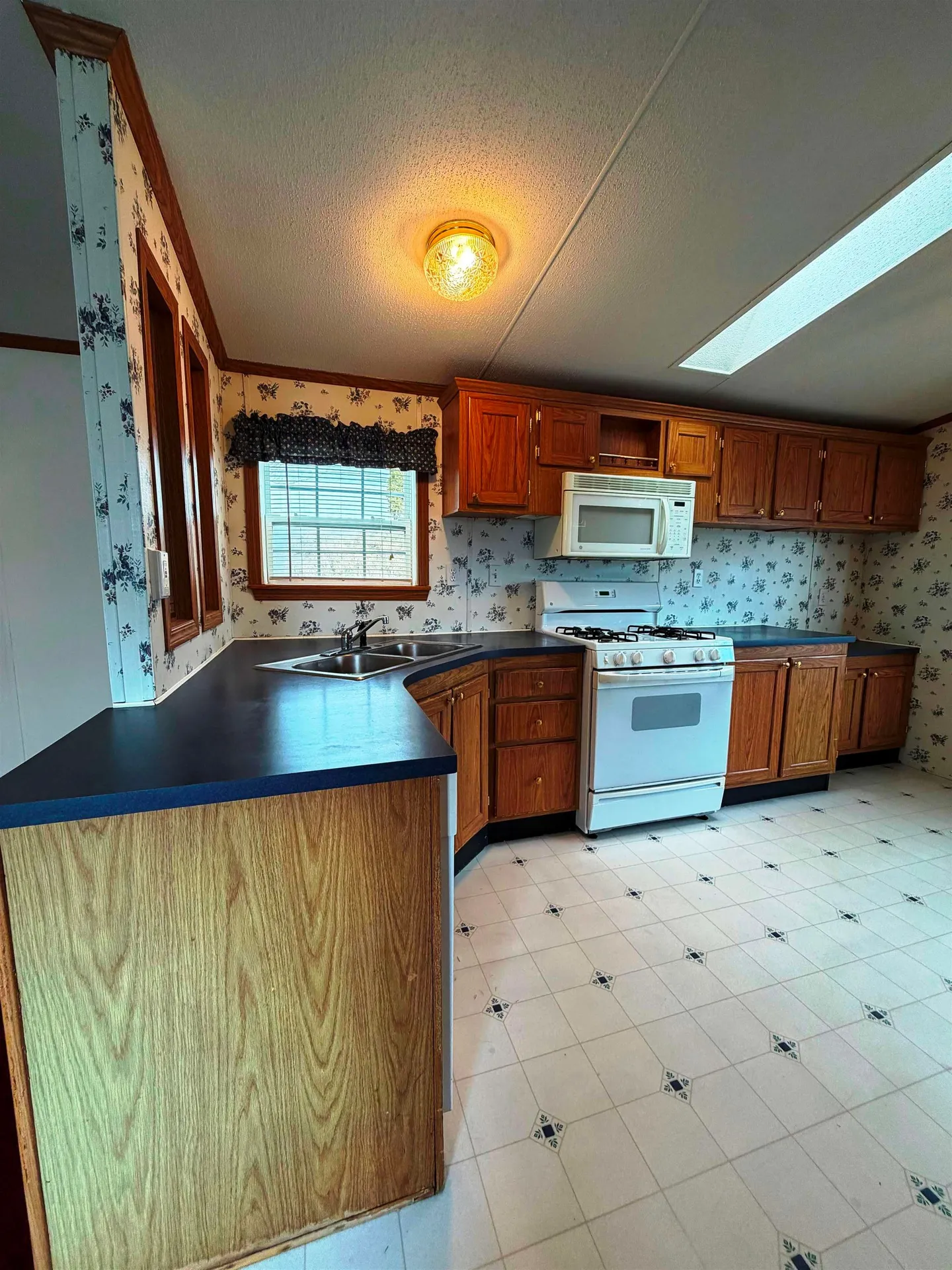6 Hilltop Manor Mobile Home Park Littleton NH 03561