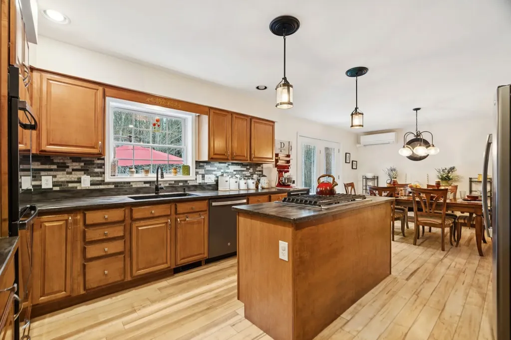 5 River View Road Newport NH 03773