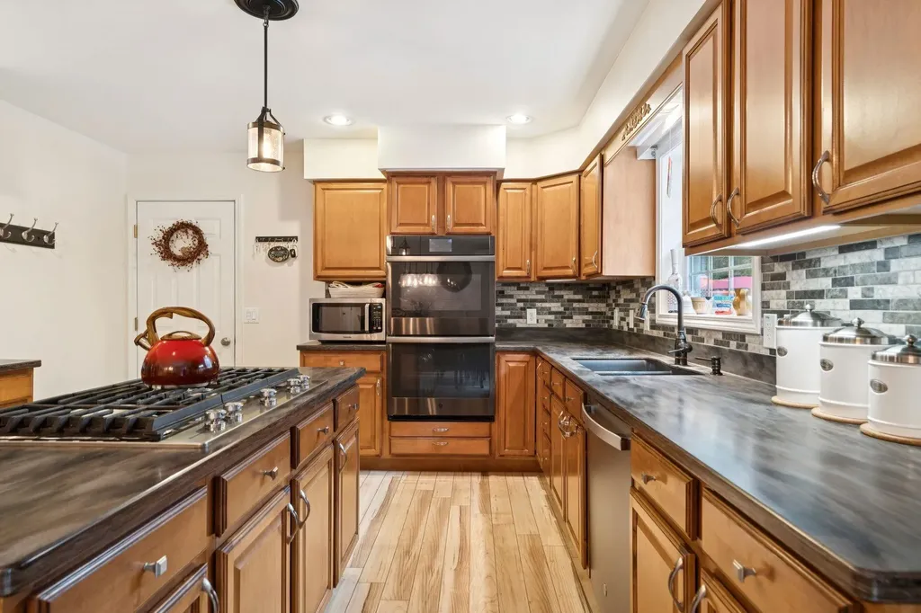 5 River View Road Newport NH 03773