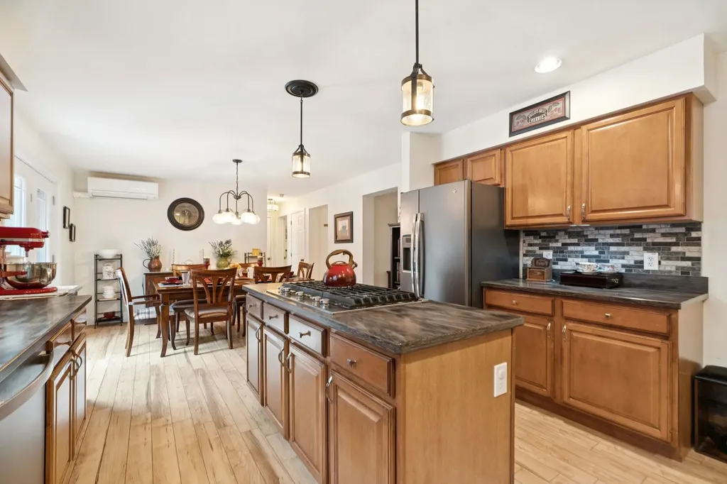 5 River View Road Newport NH 03773