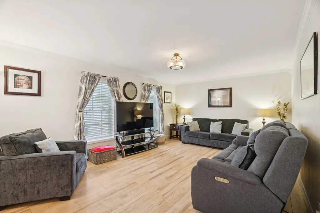 5 River View Road Newport NH 03773