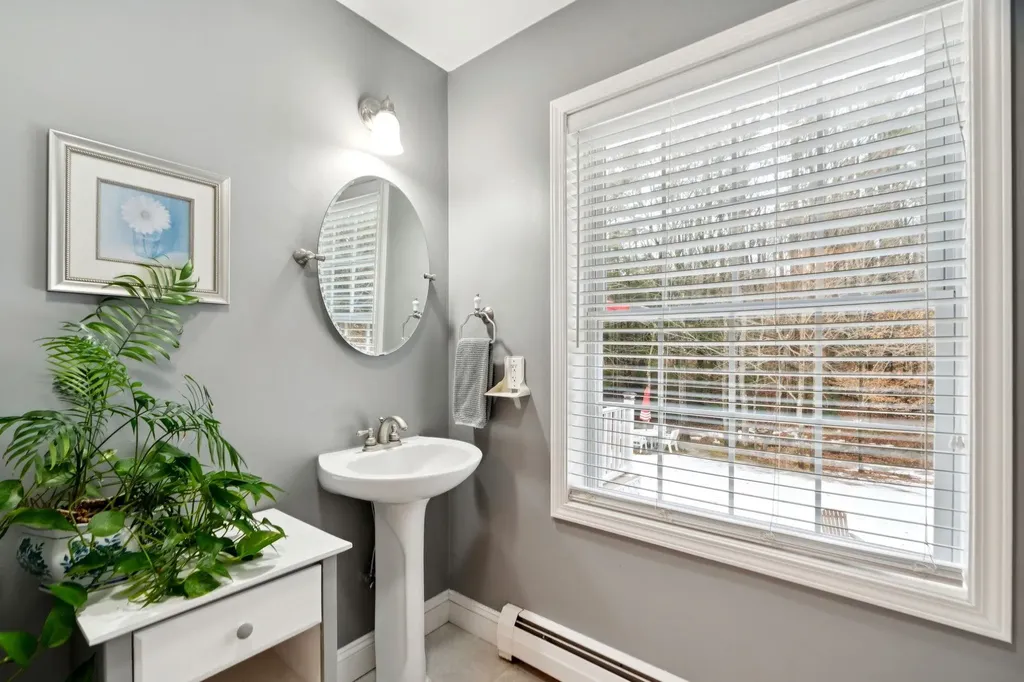 5 River View Road Newport NH 03773