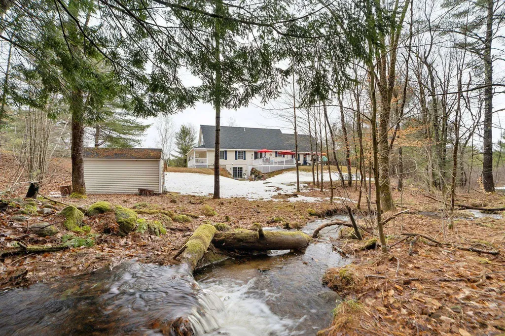 5 River View Road Newport NH 03773