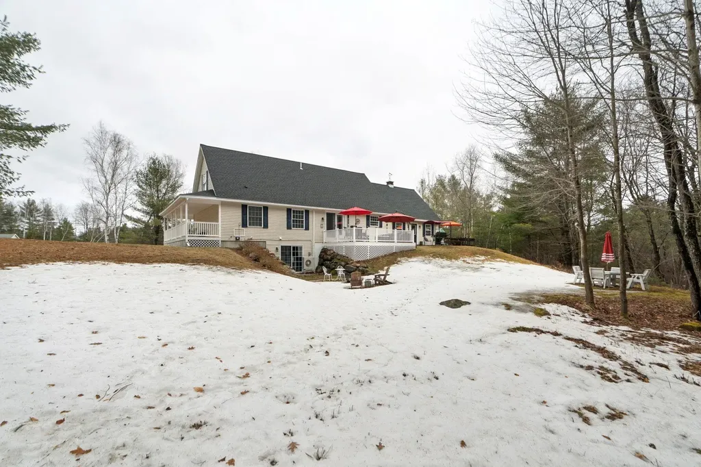 5 River View Road Newport NH 03773