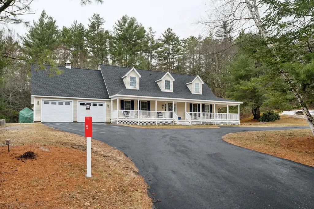 5 River View Road Newport NH 03773